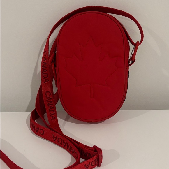 LULULEMON Future Legacy team Canada crossbody bag red adjustable strap full zip - Picture 3 of 16